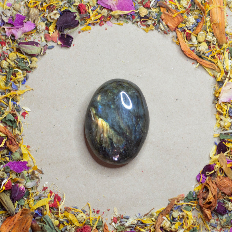 Labradorite Palmstone