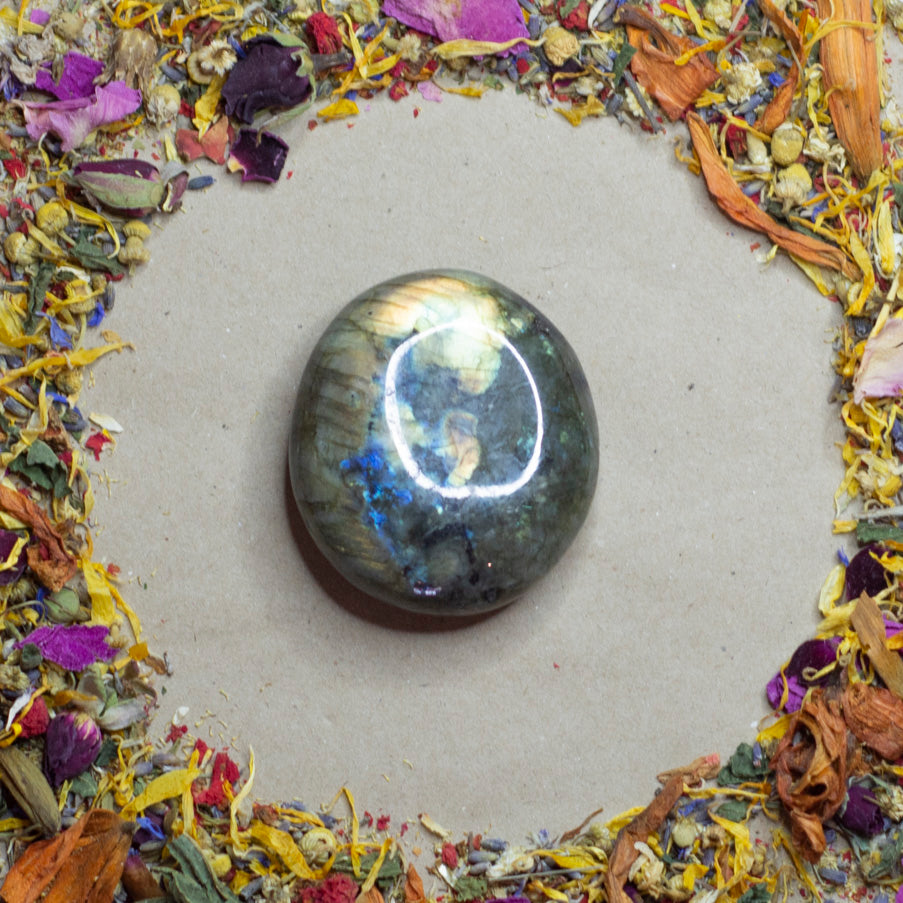 Labradorite Palmstone